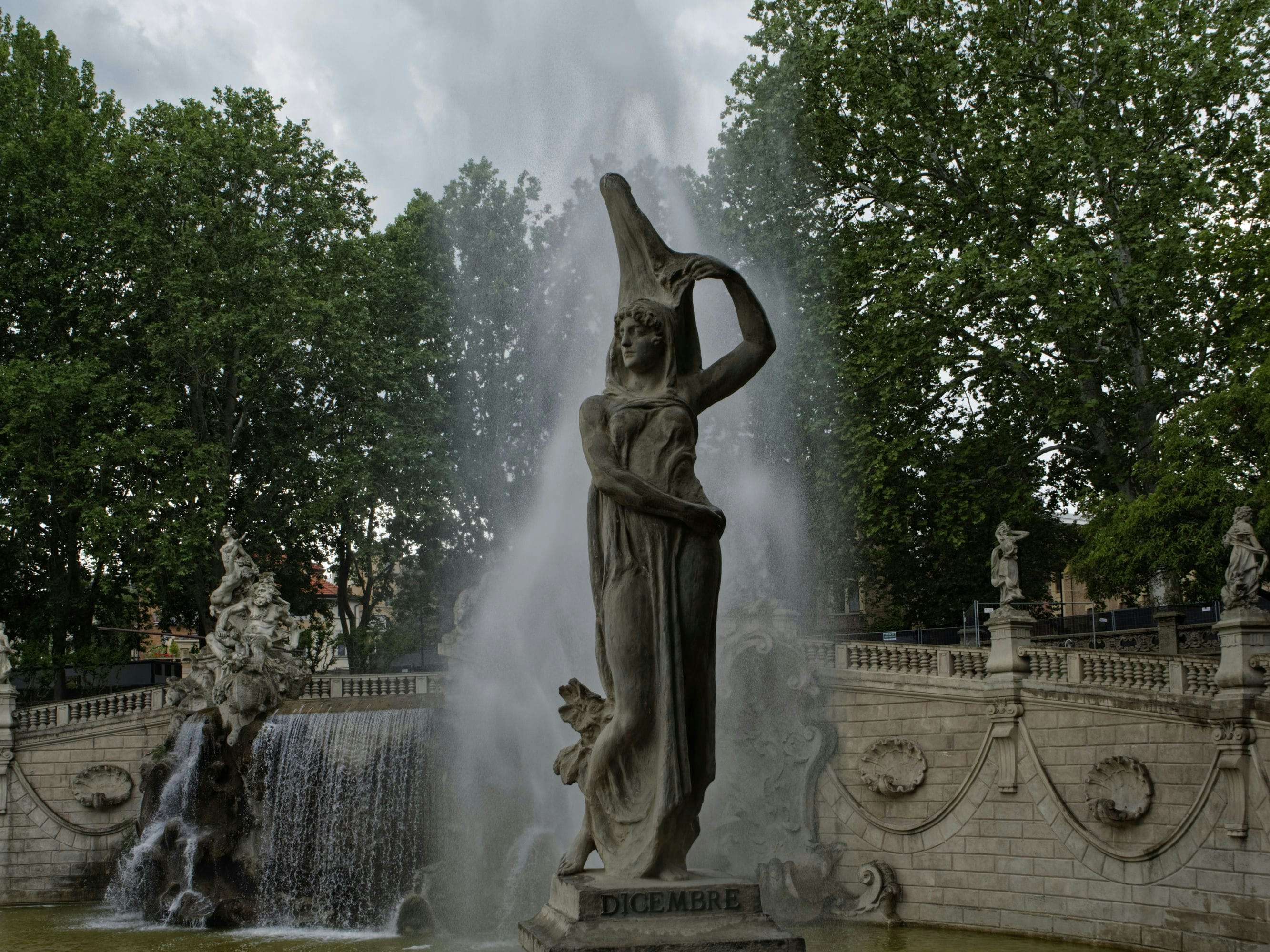 Le mois de décembre incarné dans la Fontana dei Dodici Mesi, dans un des parcs au bord du Po.