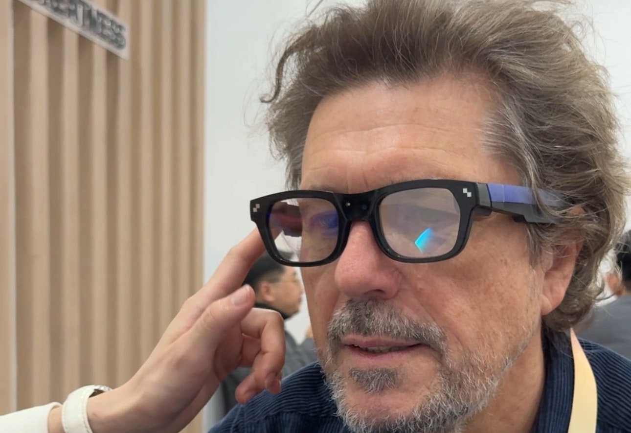 Les futures lunettes Rayneo X2 Lite de la marque TCL