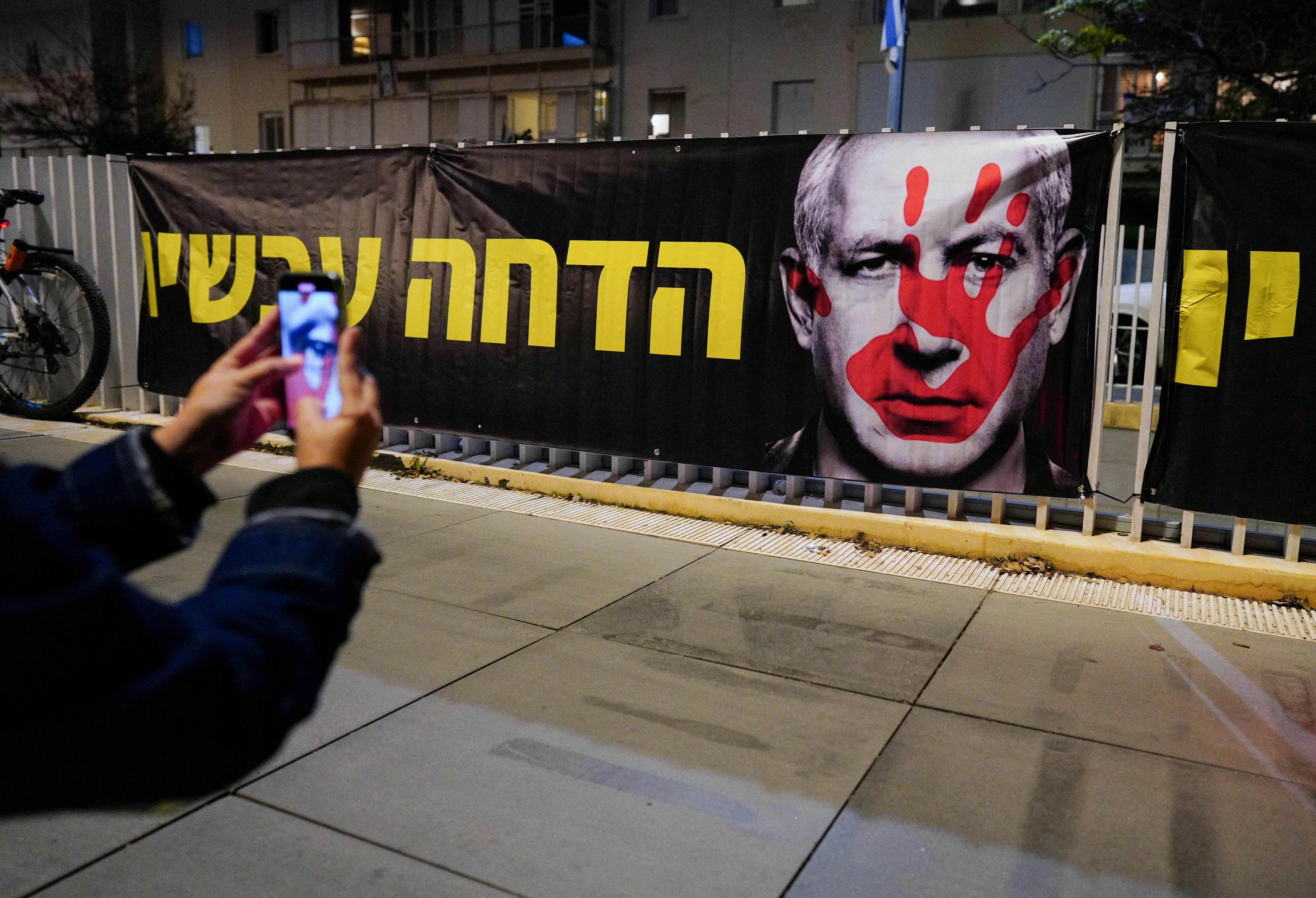 Lors d'une manifestation contre le premier ministre Netanyahu à Tel Aviv. Photo Alexandre Meneghini / Reuters