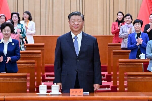Xi Jinping, "try not to control women's bodies" challenge au treizième congrès national des femmes (ZUMA PRESS)