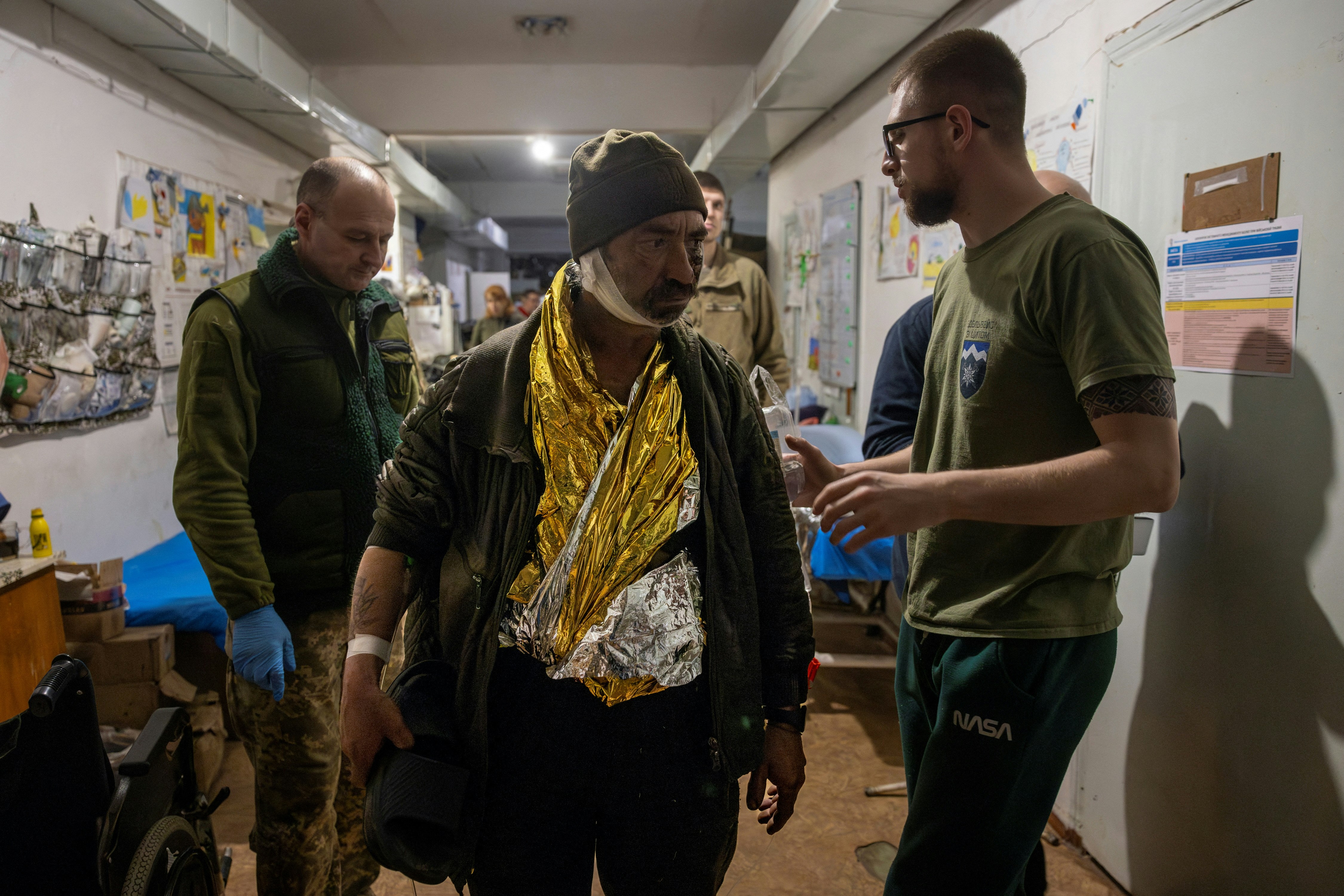 Oleksandr, soldat ukrainien blessé au combat, soigné dans la région de Donetsk, le 23 février 2024. Photo: Thomas Peter / Reuters