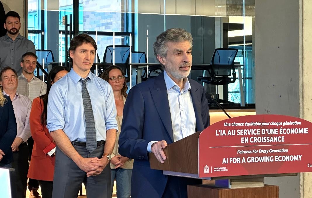 Le Premier Ministre canadien Justin Trudeau et le professeur Yoshua Bengio (photo BG)